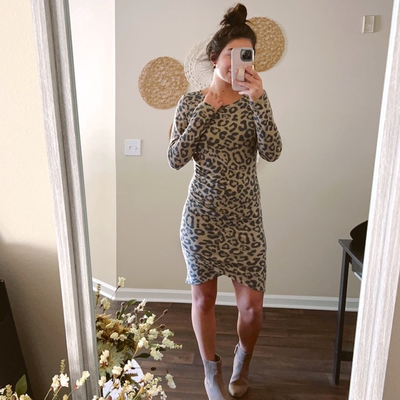 NWT soft mocha & black cheetah spot print mini long sleeve ruched sweater dress - Picture 2 of 10